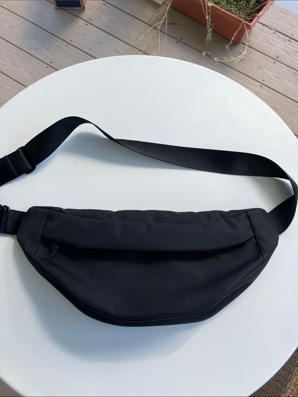 Everlane Renew Transit Crossbody Bag Fanny Pack in black